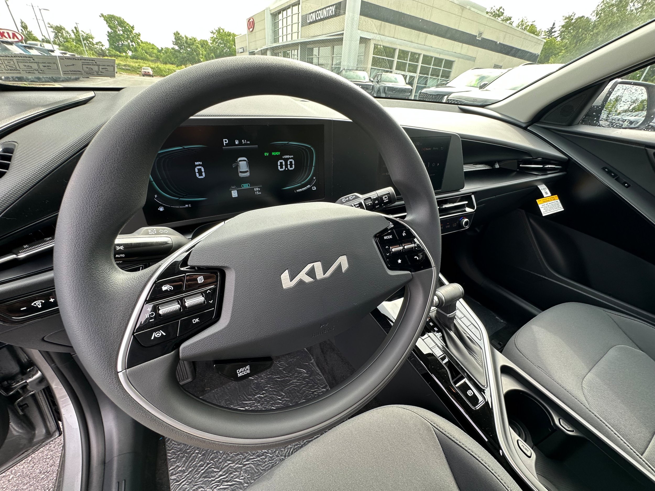 New 2026 Kia Niro LX FWD image 25