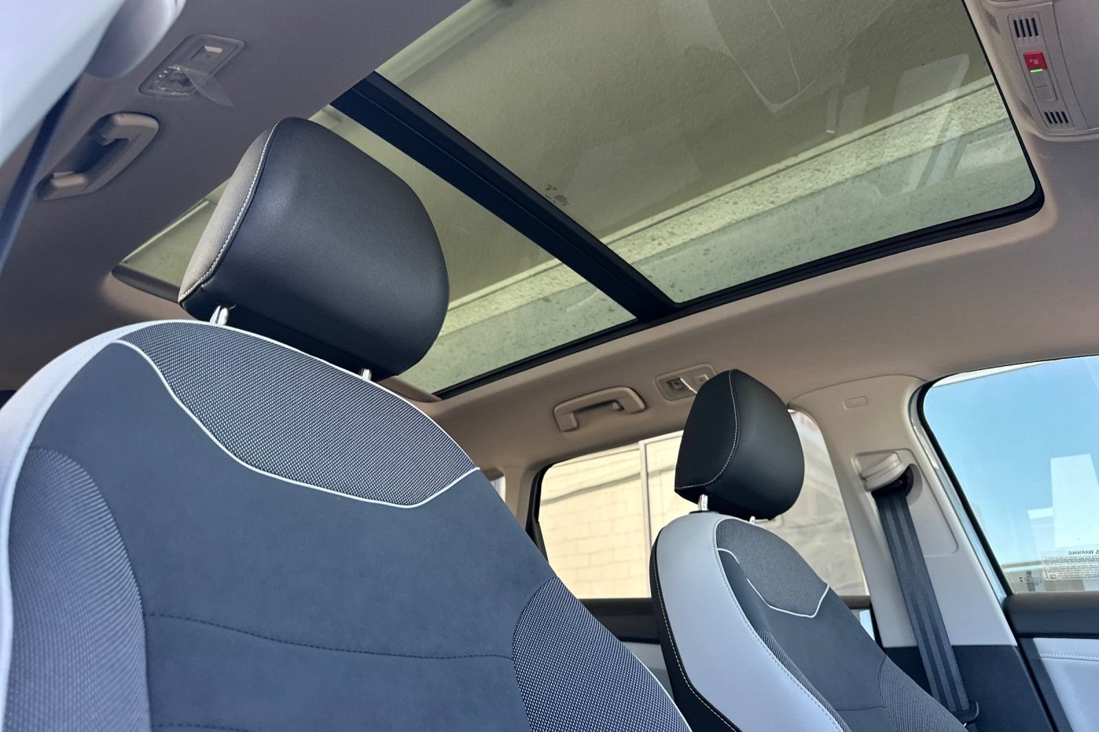 New 2026 Volkswagen Taos SE FWD image 17
