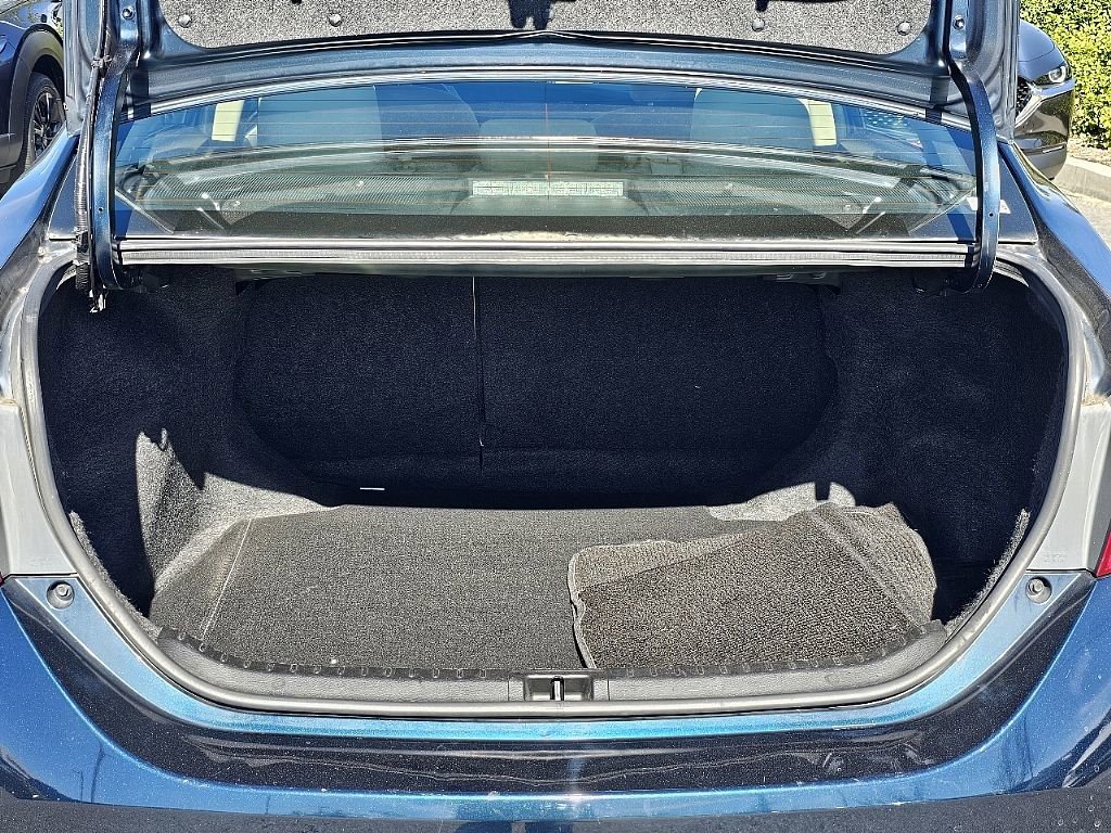 Used 2017 Toyota Corolla LE image 11