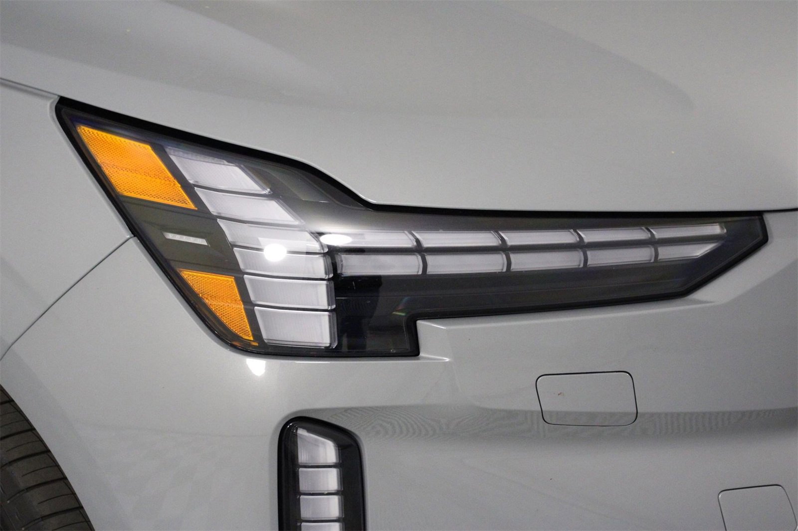 New 2025 Volvo EX90 Plus image 13