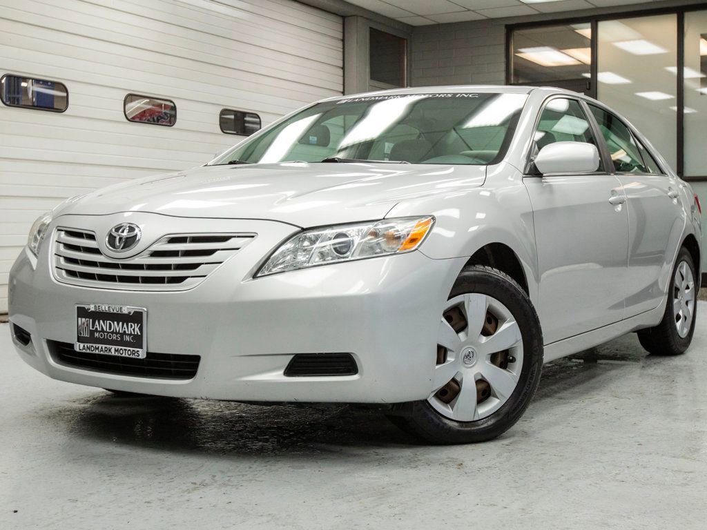 Used 2008 Toyota Camry LE image 2