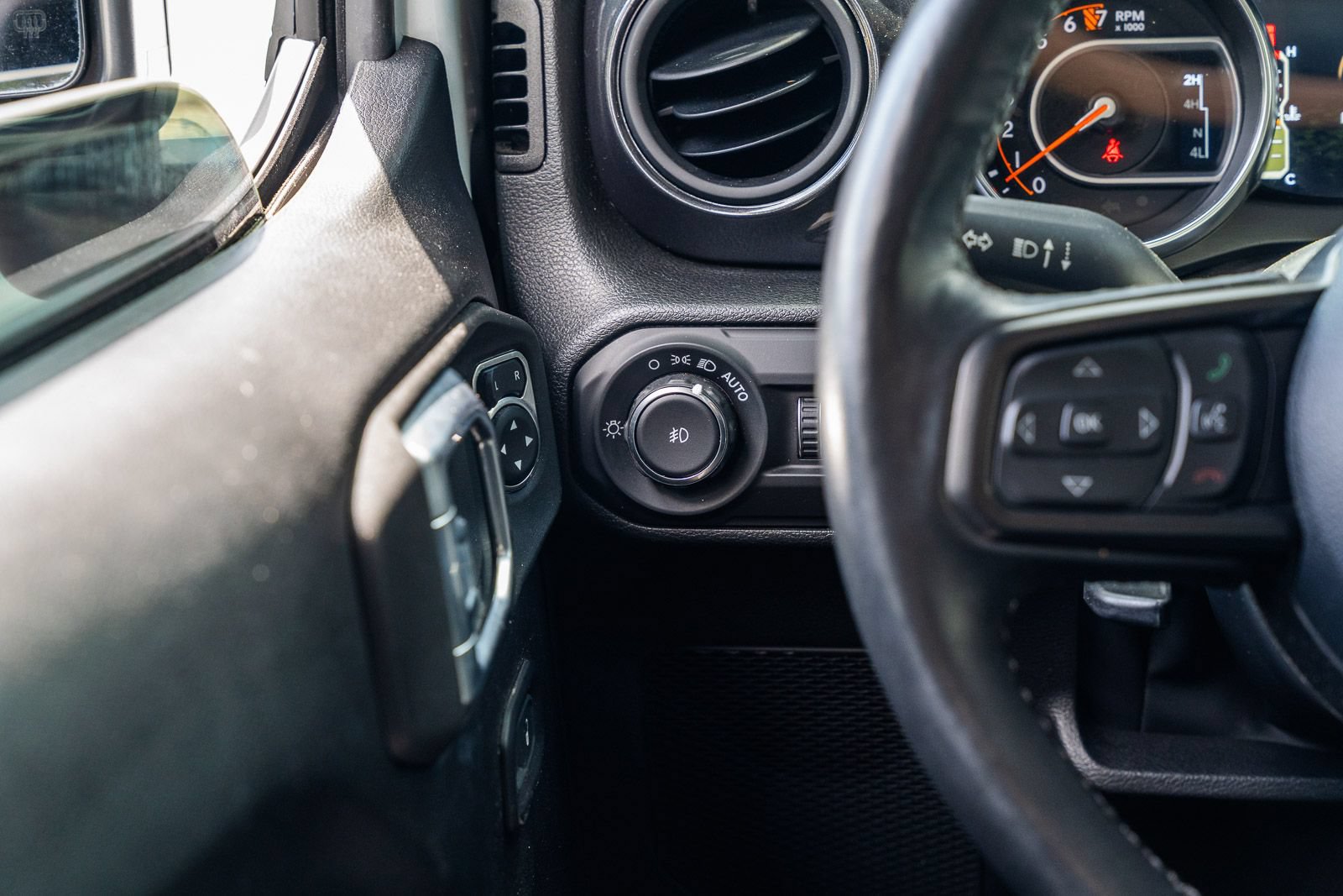 Used 2022 Jeep Wrangler Unlimited Sport AWD/4WD image 28