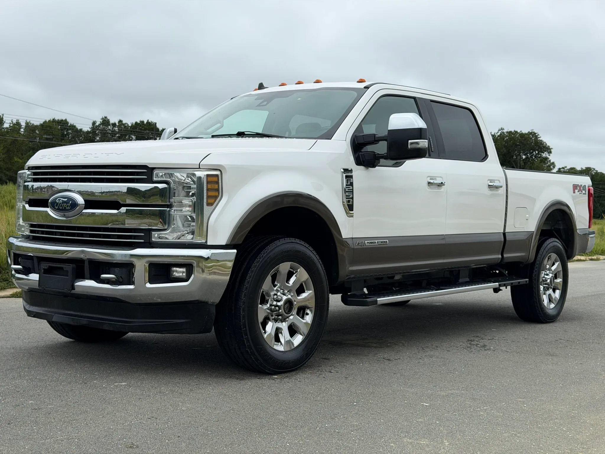 Used 2019 Ford F250 Lariat w/ Lariat Ultimate Package AWD/4WD image 9