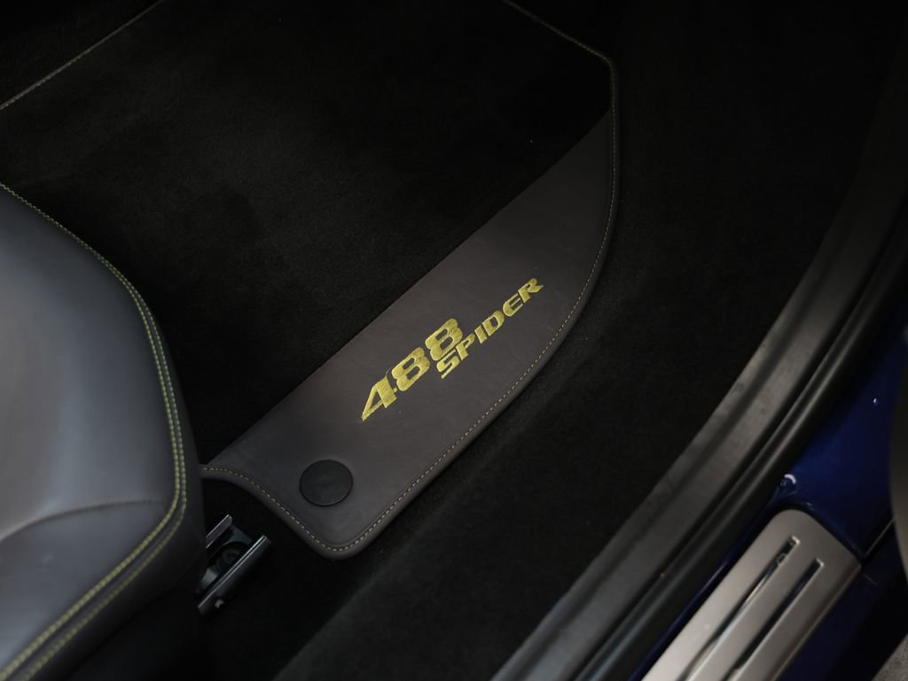 Used 2017 Ferrari 488 Spider image 19