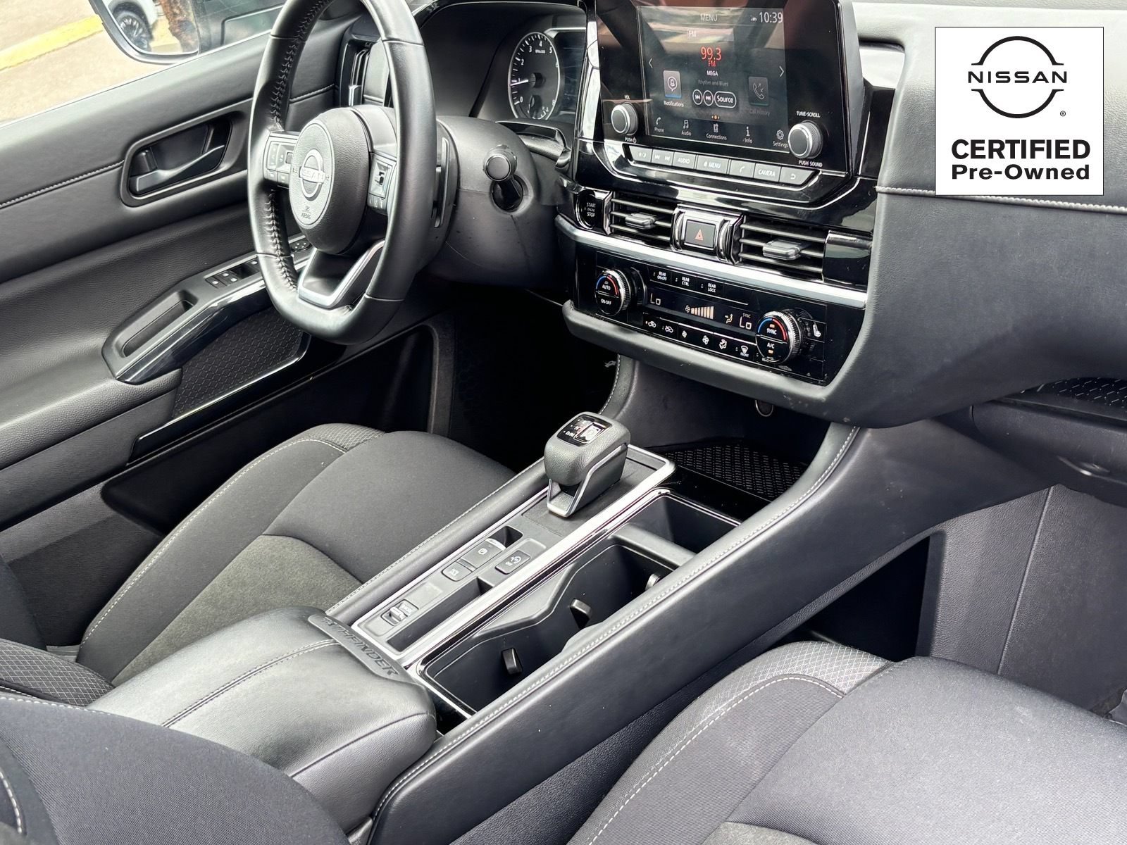 Certified 2025 Nissan Pathfinder SV FWD image 9