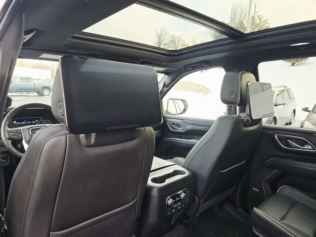 Used 2021 GMC Yukon SLT w/ SLT Luxury Plus Package image 14