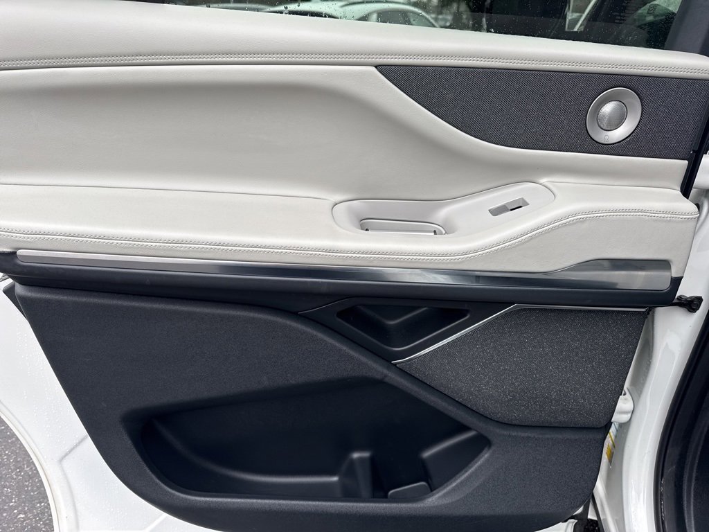 Used 2025 Lincoln Navigator L Reserve image 45