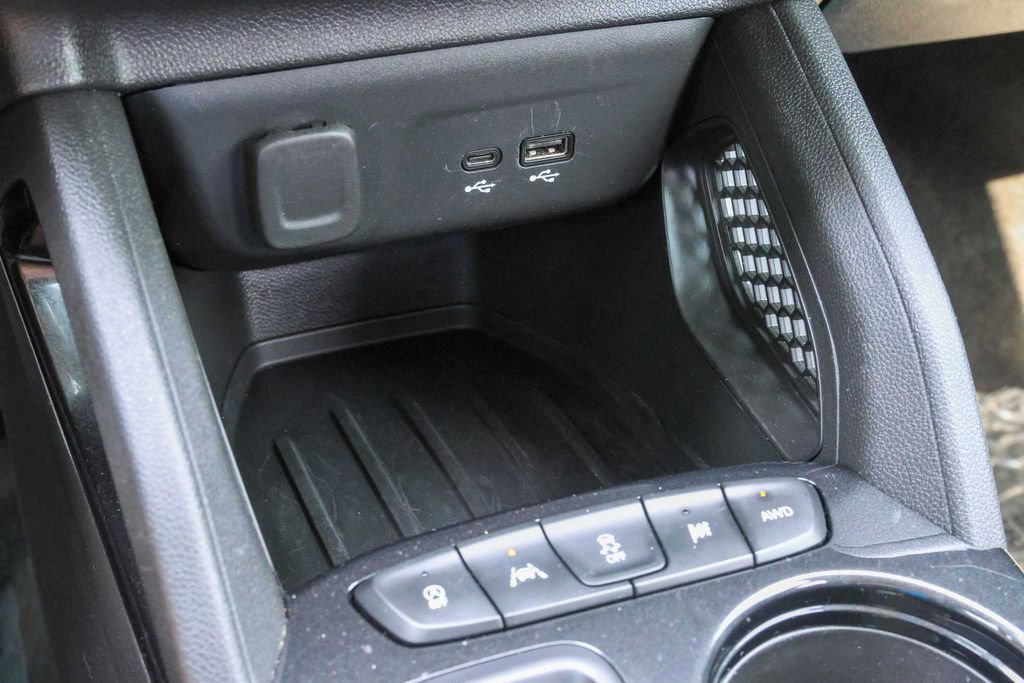 Used 2025 Chevrolet TrailBlazer LT AWD/4WD image 22