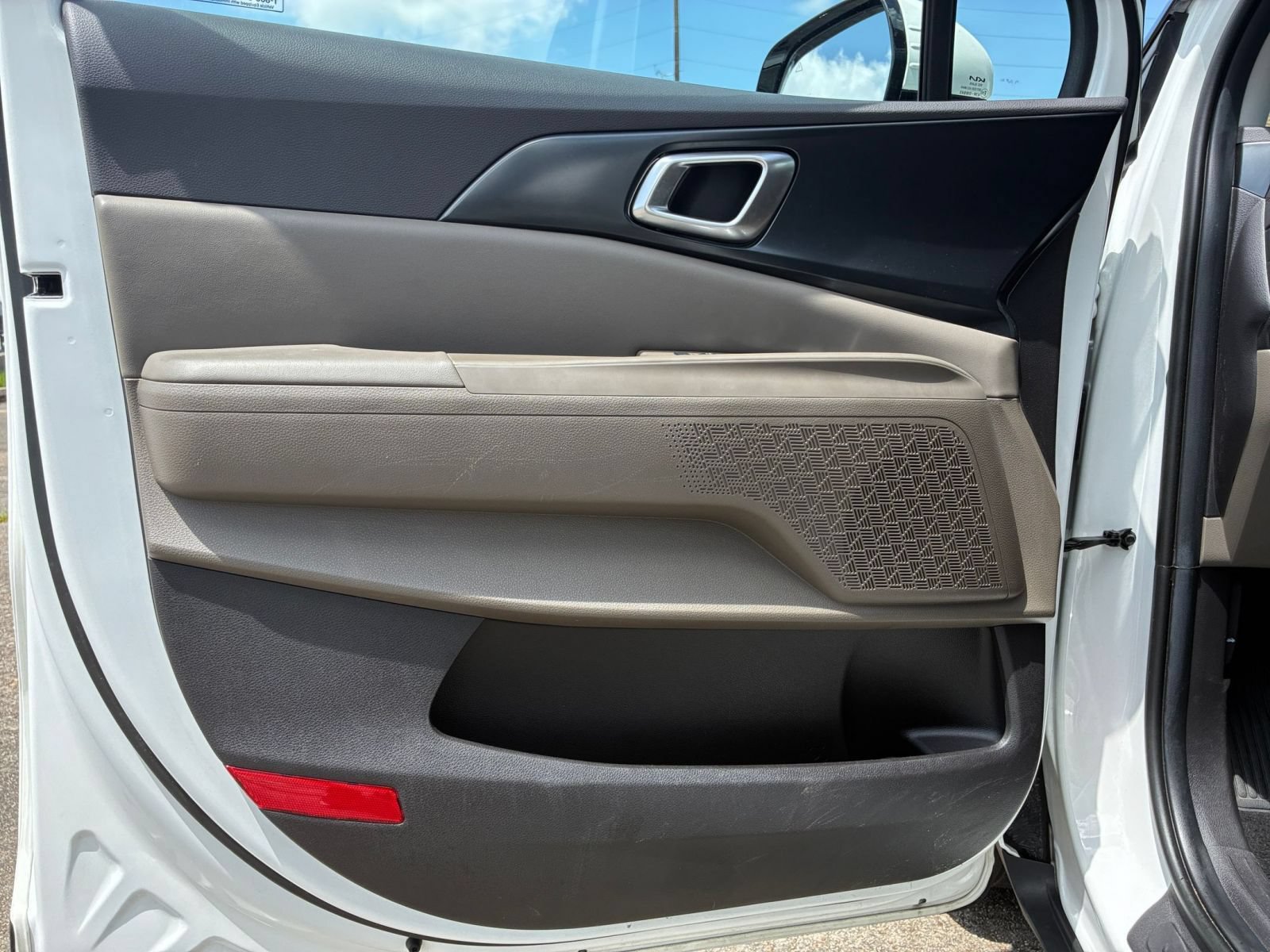 Used 2026 Kia Carnival FWD image 15