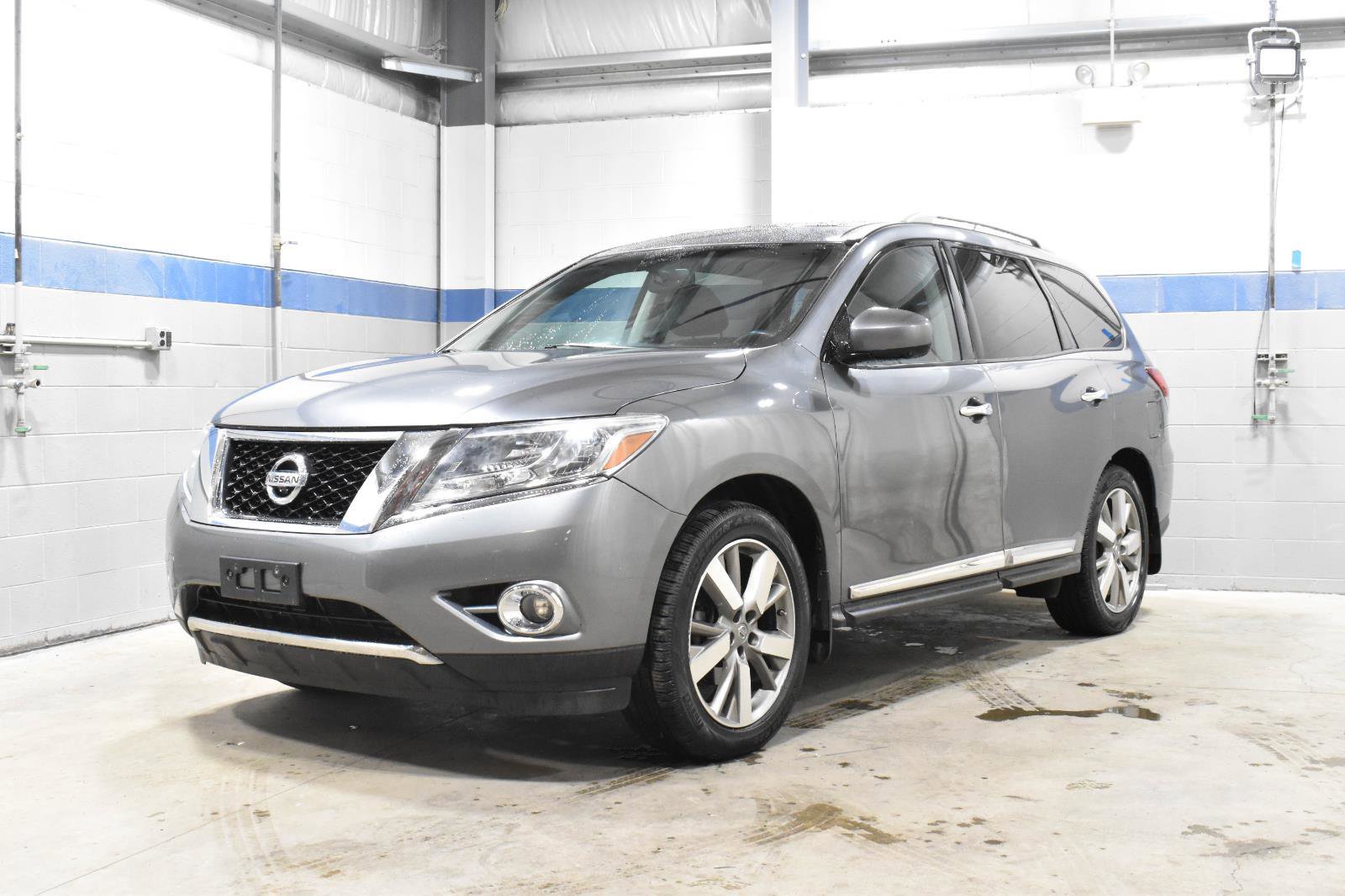 Used 2015 Nissan Pathfinder Platinum w/ Cargo Package AWD/4WD image 2