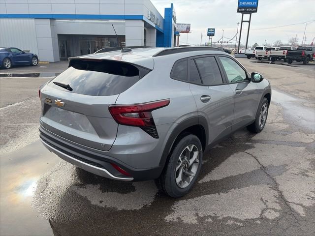 New 2026 Chevrolet Trax LT w/ Driver Confidence Package FWD image 6