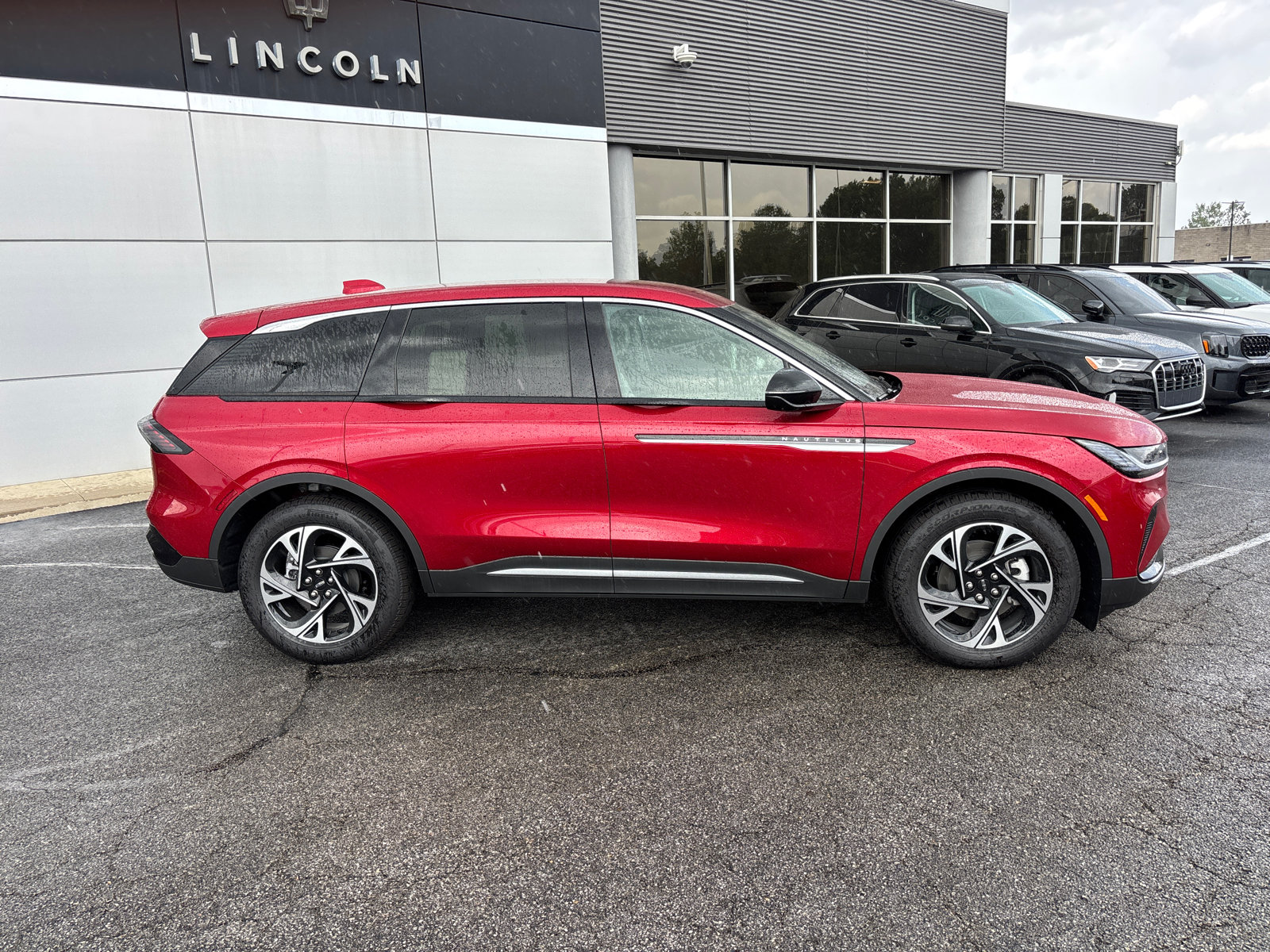 New 2026 Lincoln Nautilus Premier AWD/4WD image 8