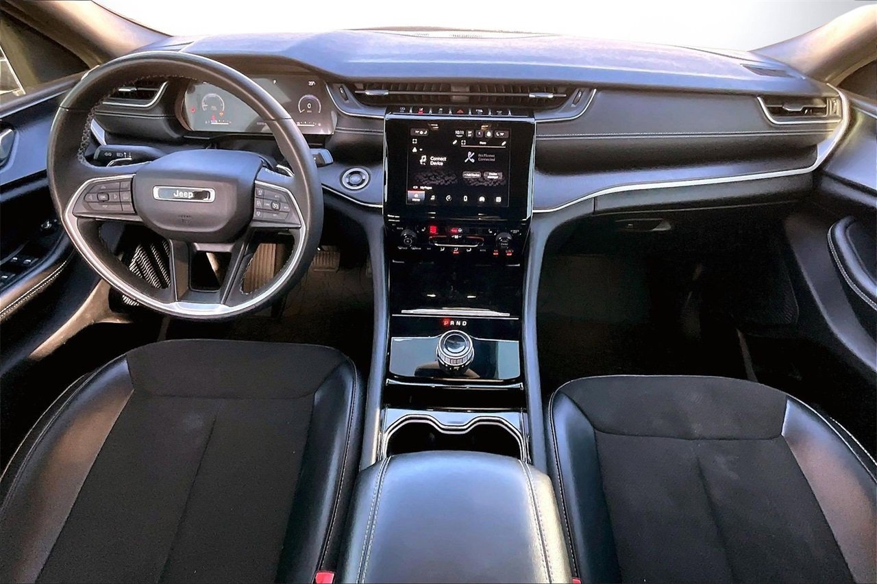 Used 2023 Jeep Grand Cherokee L Altitude image 13