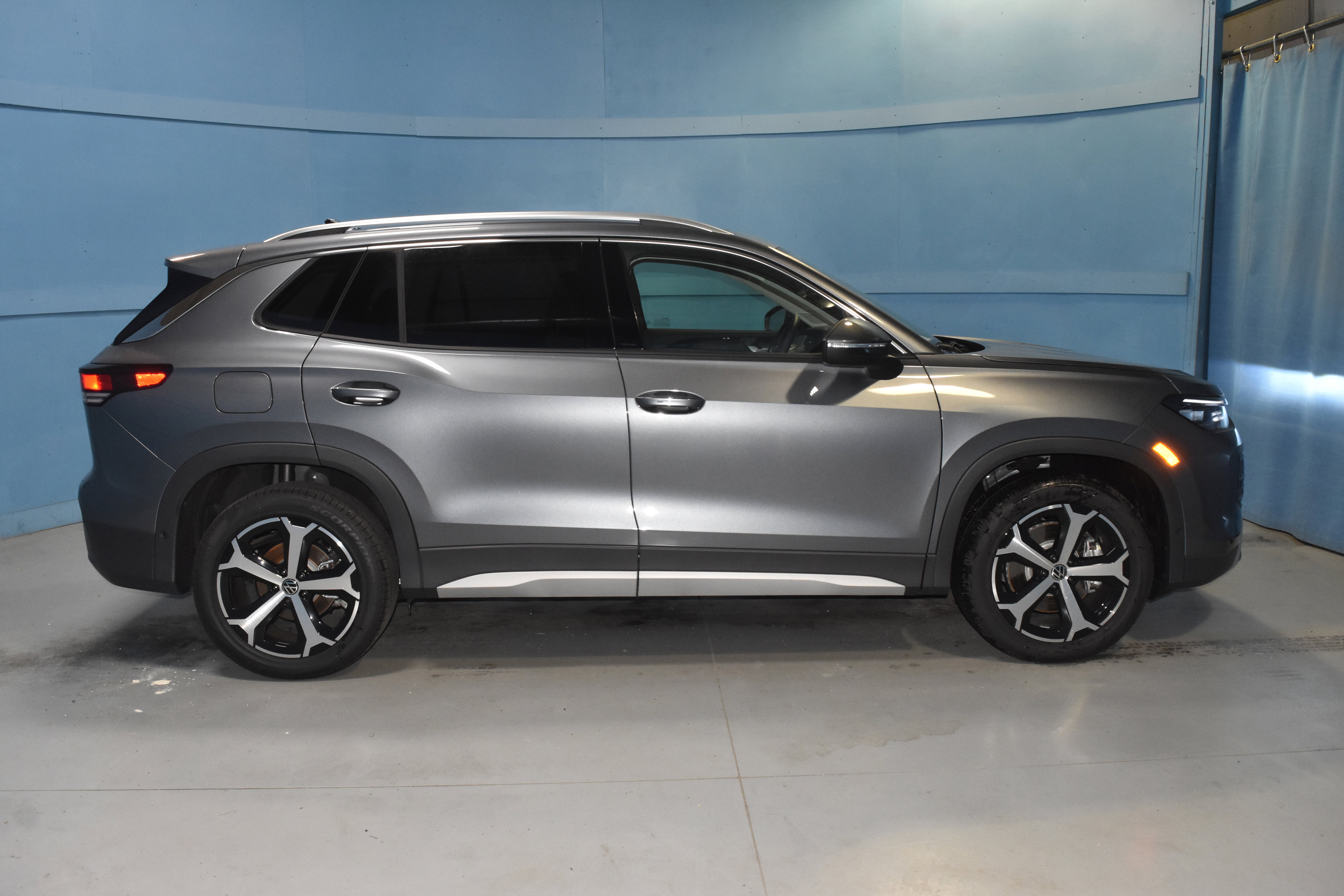 New 2026 Volkswagen Tiguan SE AWD/4WD image 18
