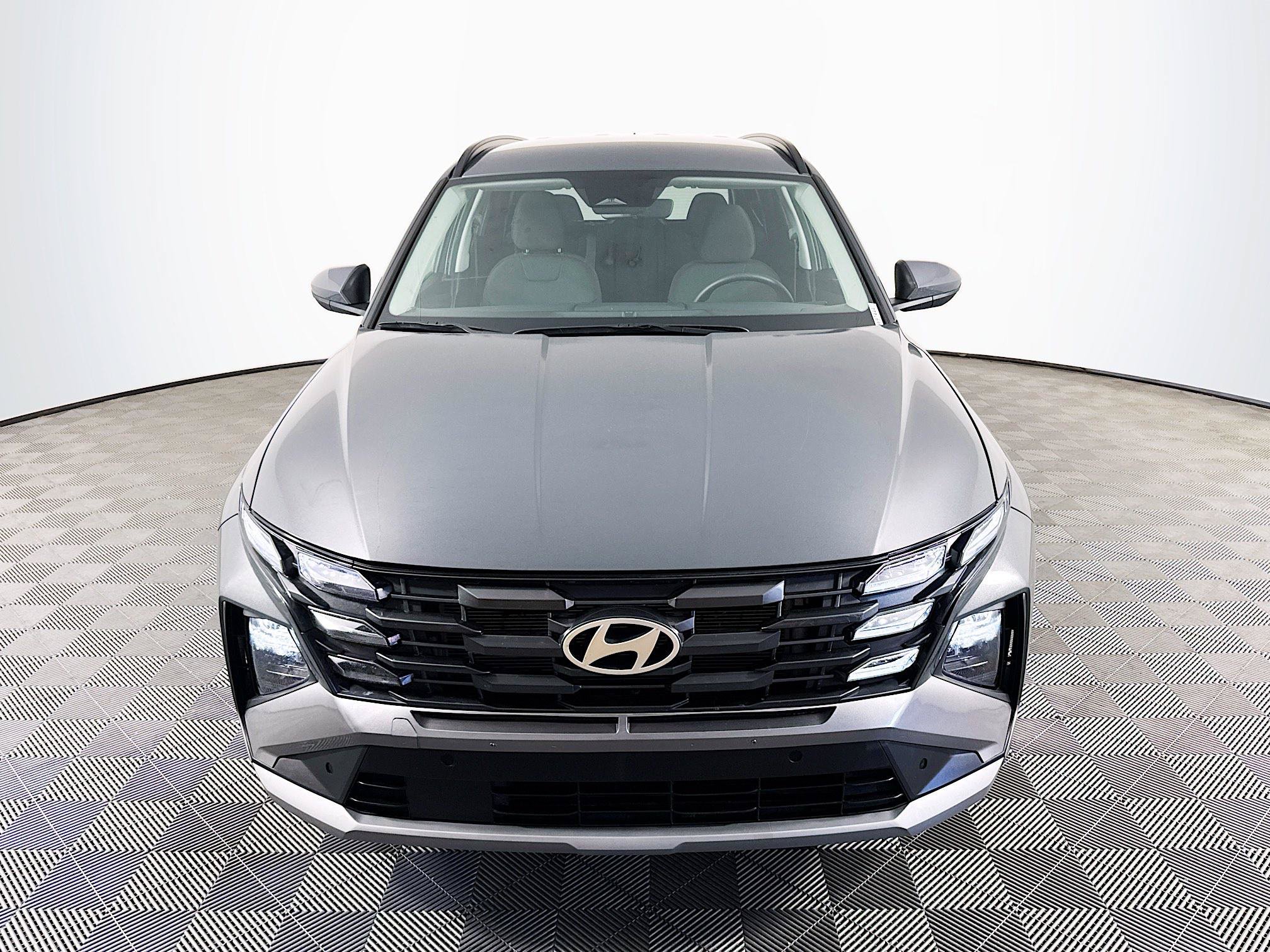 Used 2026 Hyundai Tucson SEL FWD image 2