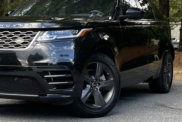 Used 2021 Land Rover Range Rover Velar R-Dynamic S image 3