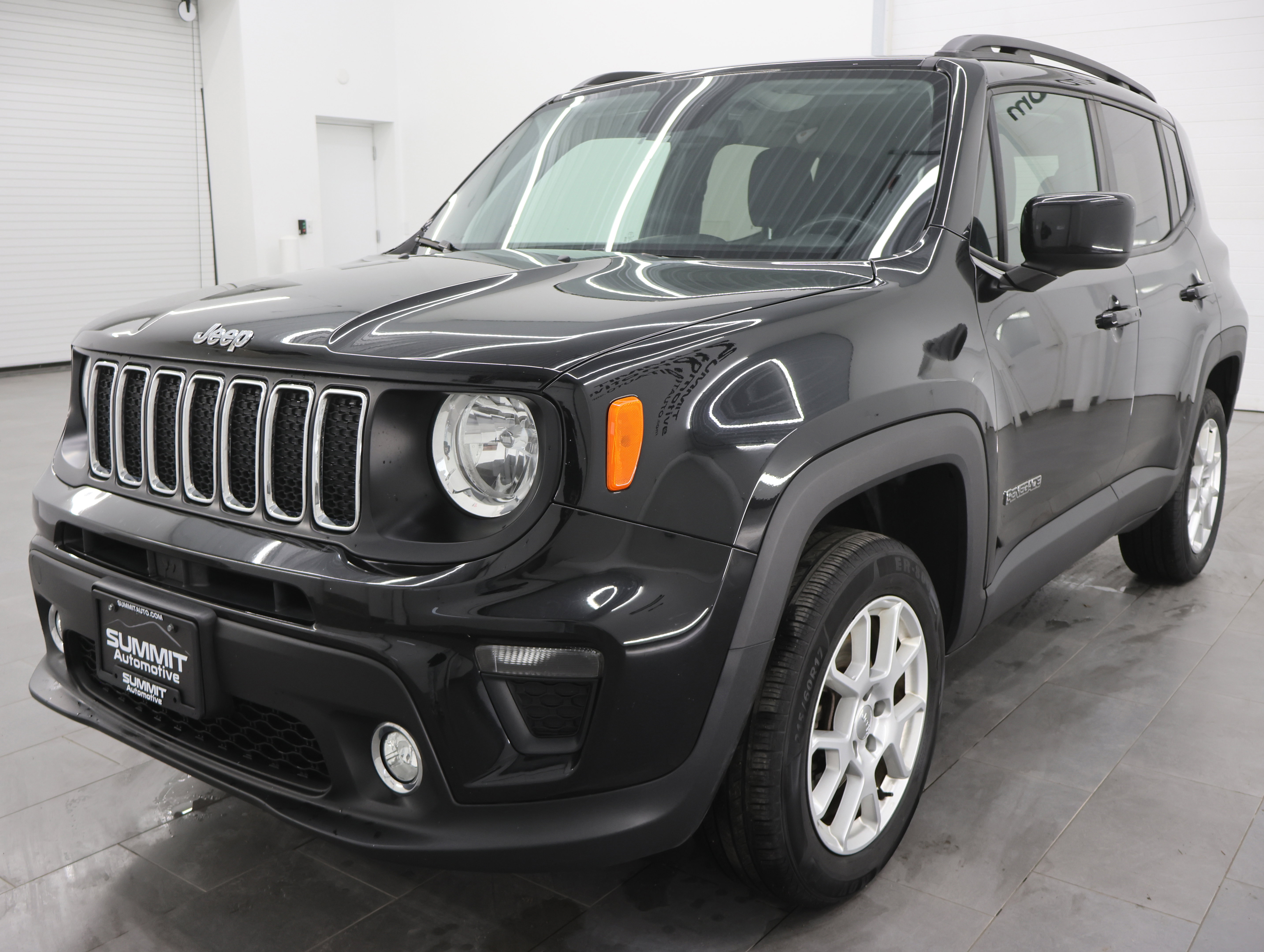 Used 2019 Jeep Renegade Latitude AWD/4WD image 7