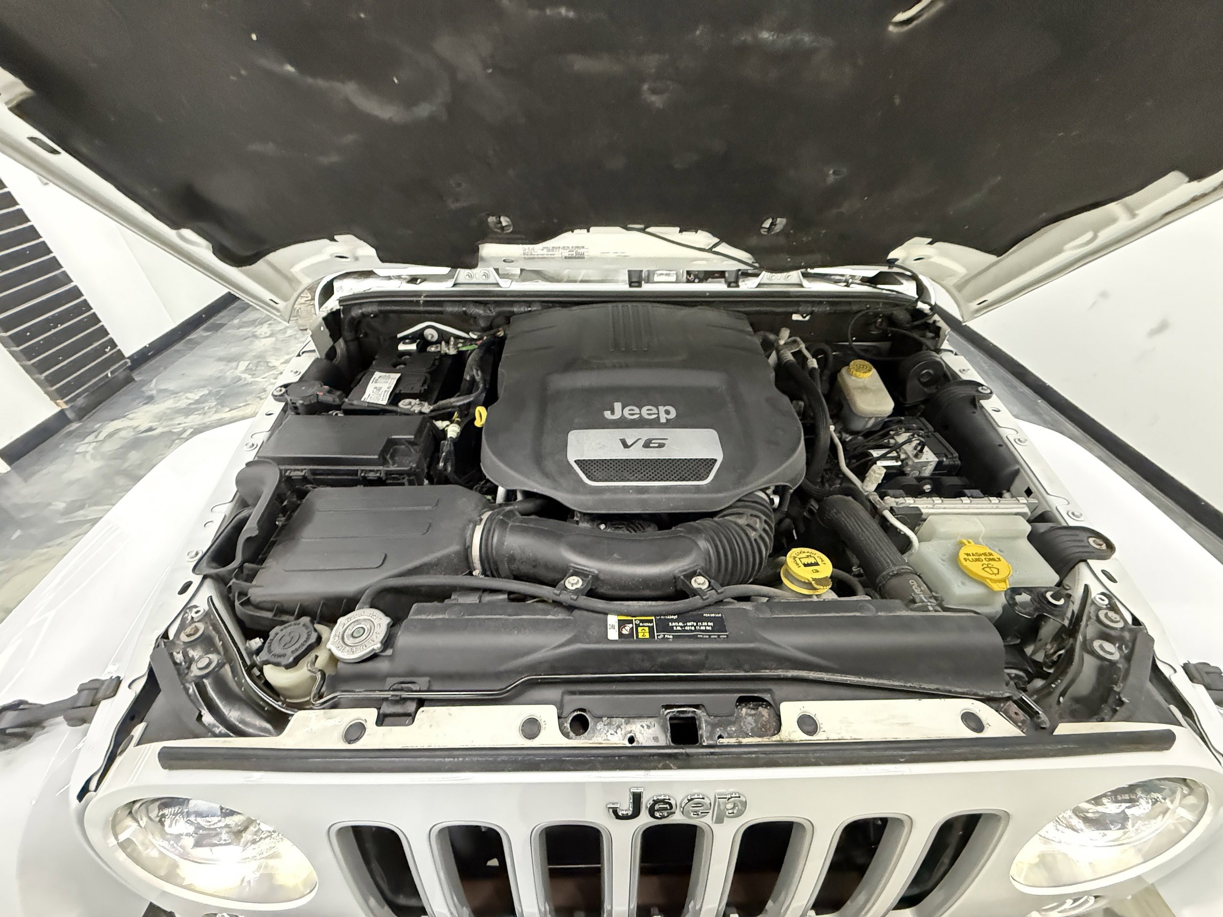 Used 2017 Jeep Wrangler Unlimited Sahara w/ Max Tow Package AWD/4WD image 27