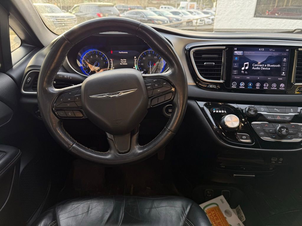 Used 2018 Chrysler Pacifica Touring-L Plus image 9