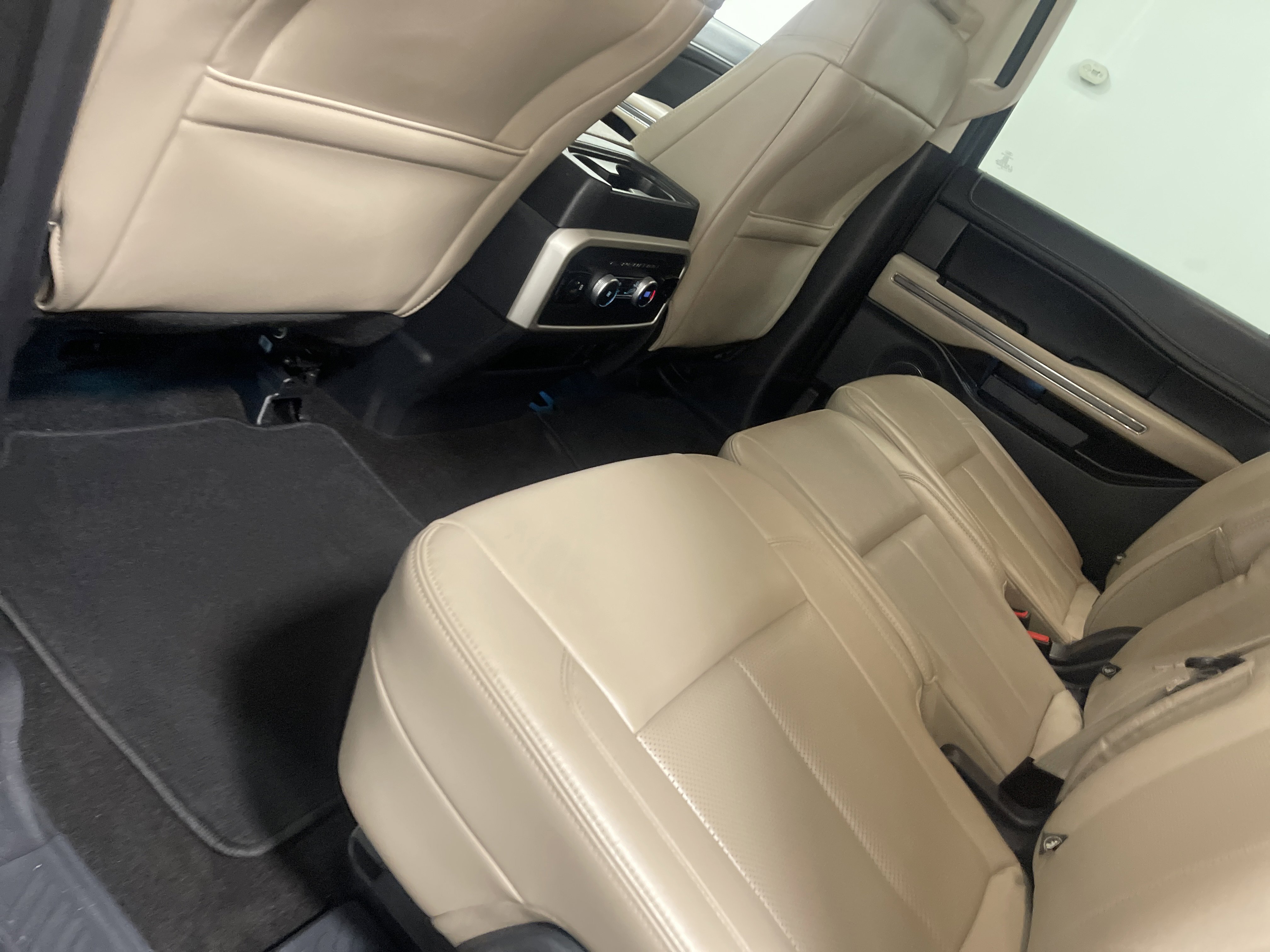 Used 2023 Ford Expedition Max XLT image 17