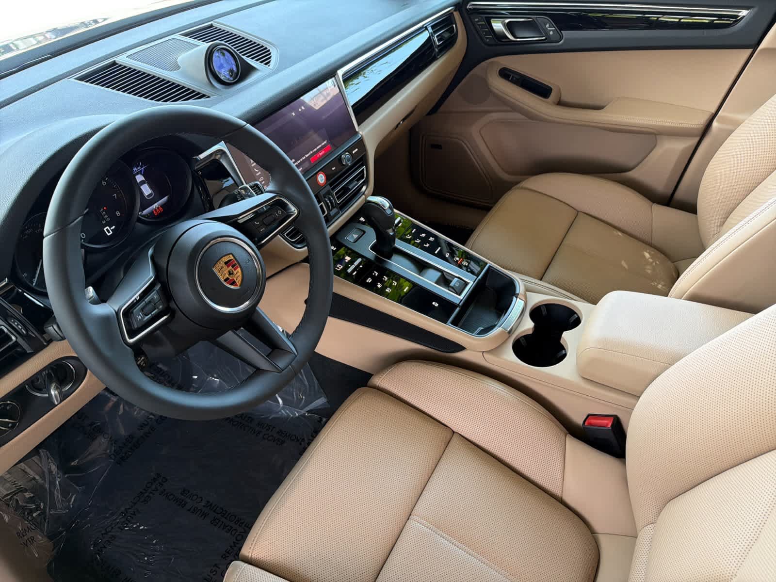 New 2026 Porsche Macan AWD/4WD image 4