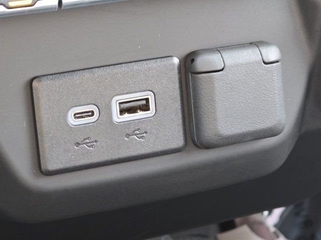 Used 2025 Chevrolet Silverado 1500 Custom Trail Boss w/ LPO, Dark Essentials Package image 10