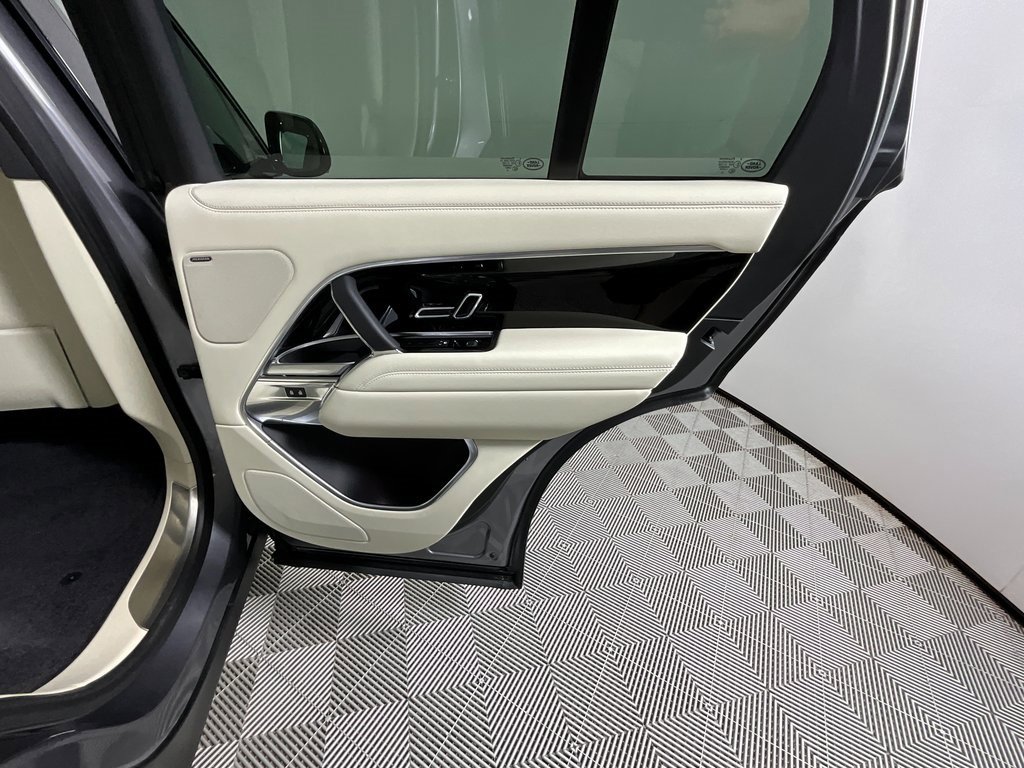 Certified 2023 Land Rover Range Rover SE image 24