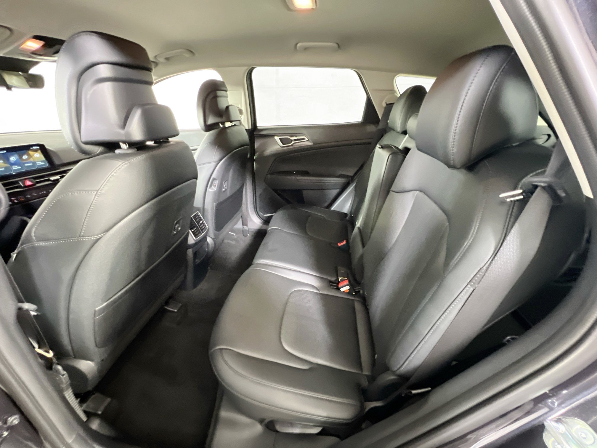 Used 2026 Kia Sportage EX FWD image 23