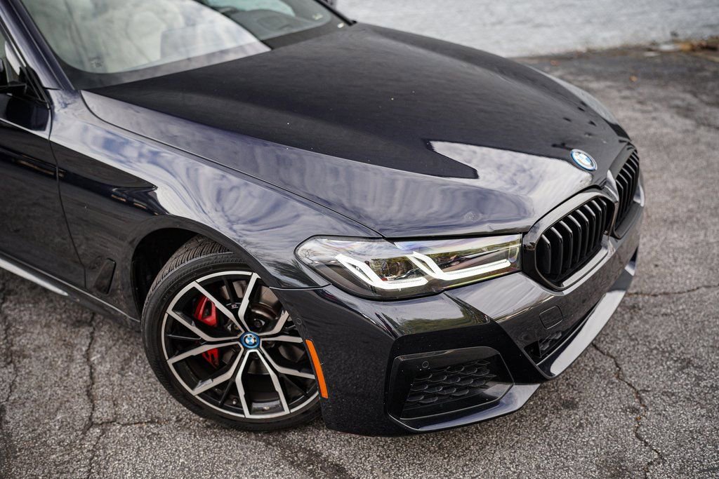 Used 2023 BMW 530e w/ M Sport Package image 8