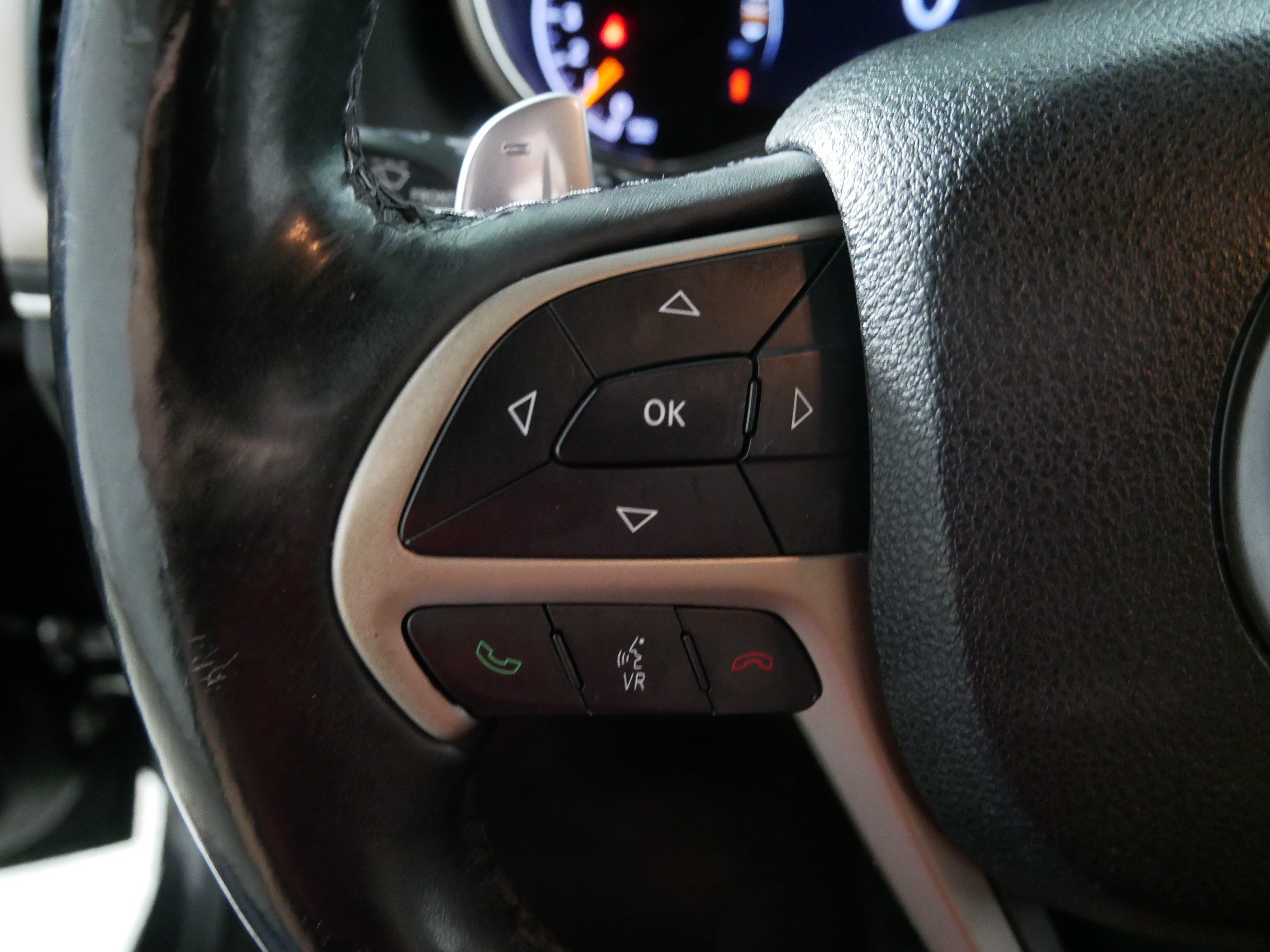 Used 2014 Jeep Grand Cherokee Limited w/ Luxury Group II AWD/4WD image 27