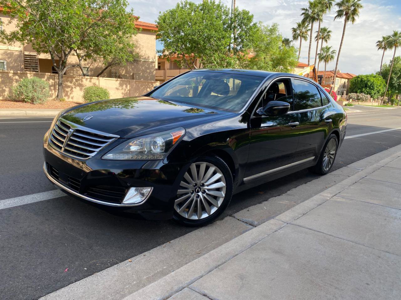 Used 2015 Hyundai Equus Signature image 3