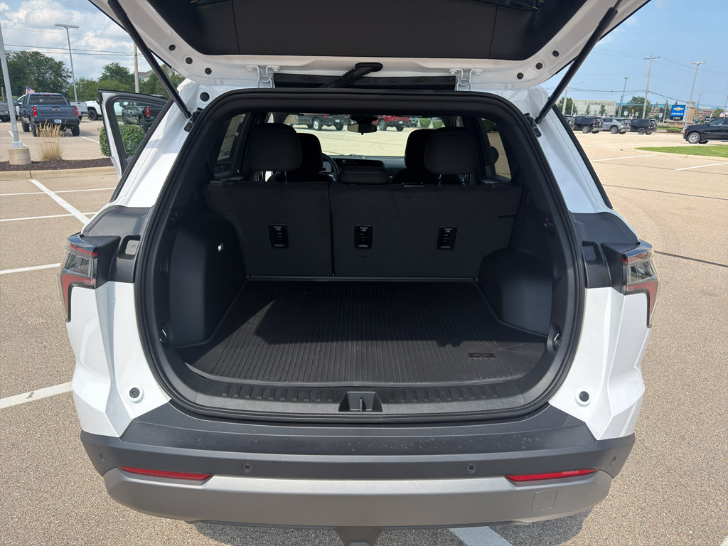 New 2027 Chevrolet Equinox LT FWD image 11