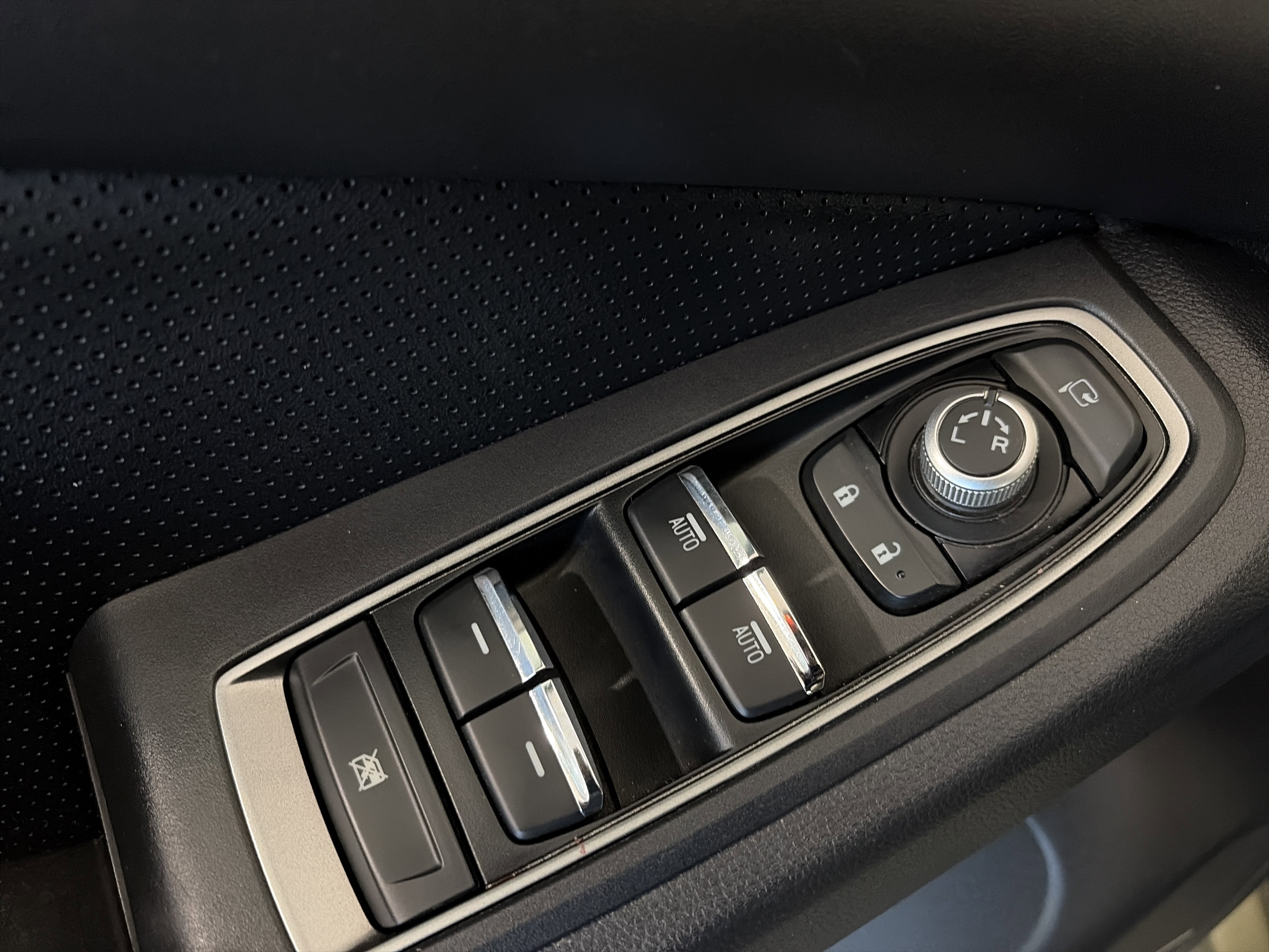 Certified 2023 Subaru Ascent Limited w/ Technology Package image 15