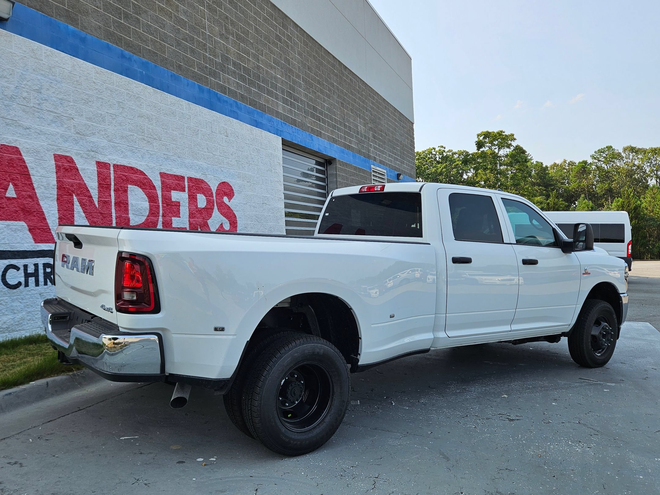 New 2026 RAM 3500 Tradesman w/ Chrome Appearance Group A AWD/4WD image 7