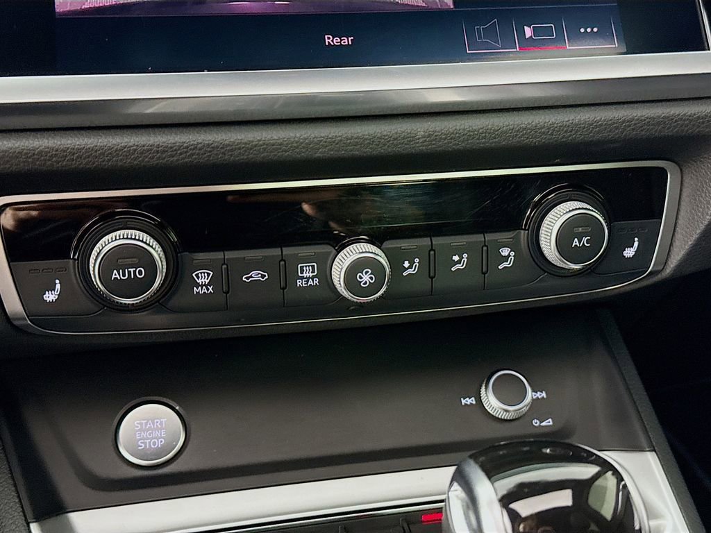 Used 2019 Audi Q3 2.0T Premium Plus AWD/4WD image 16