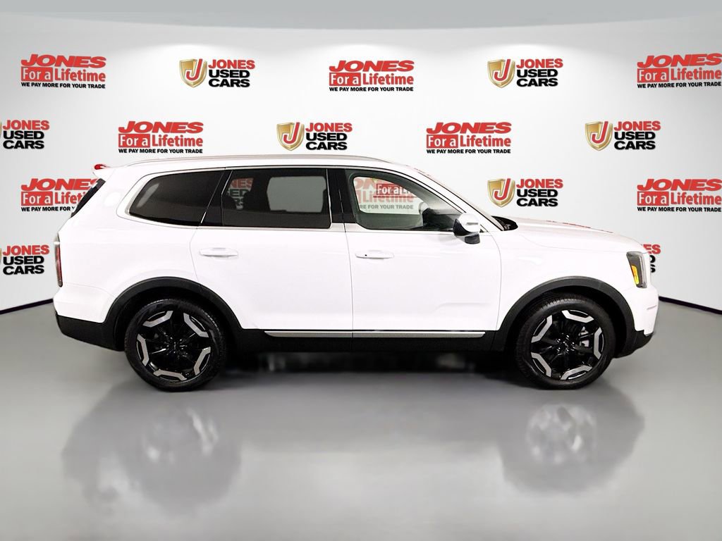 Used 2023 Kia Telluride EX w/ EX Captain's Chair Package image 19
