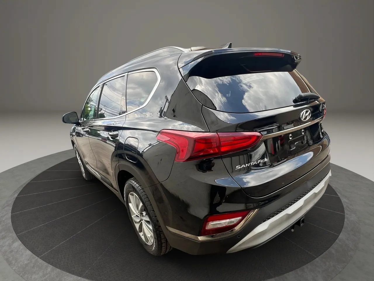 Used 2019 Hyundai Santa Fe SEL w/ Cargo Package AWD/4WD image 7
