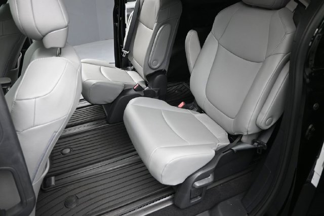 Certified 2026 Toyota Sienna XLE AWD/4WD image 16