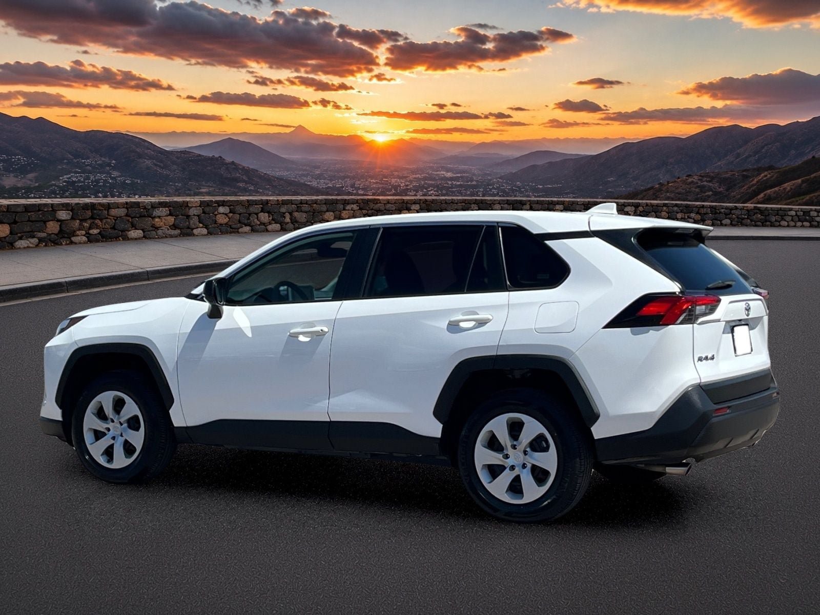Used 2025 Toyota RAV4 LE AWD/4WD image 4