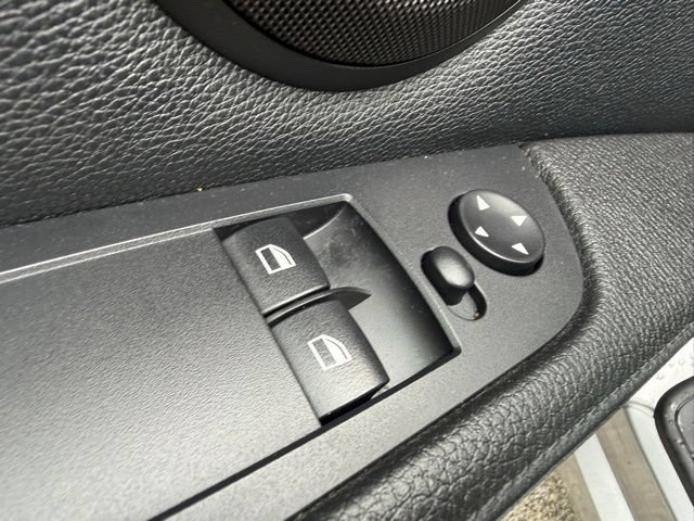 Used 2011 BMW 328i xDrive Coupe AWD/4WD image 12