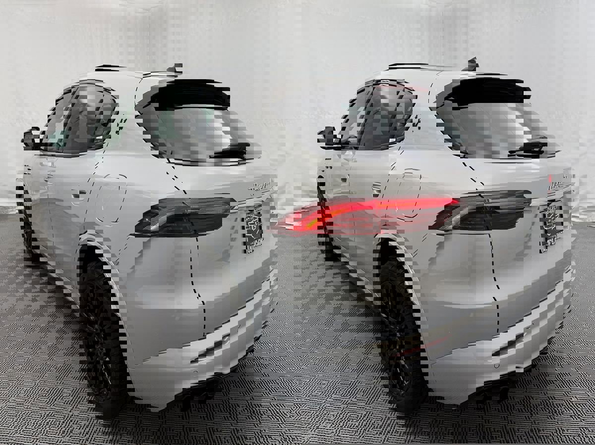 Used 2024 Maserati Grecale Modena image 5