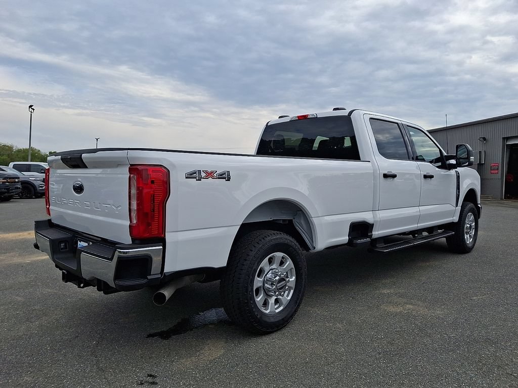 Used 2024 Ford F250 XLT AWD/4WD image 6