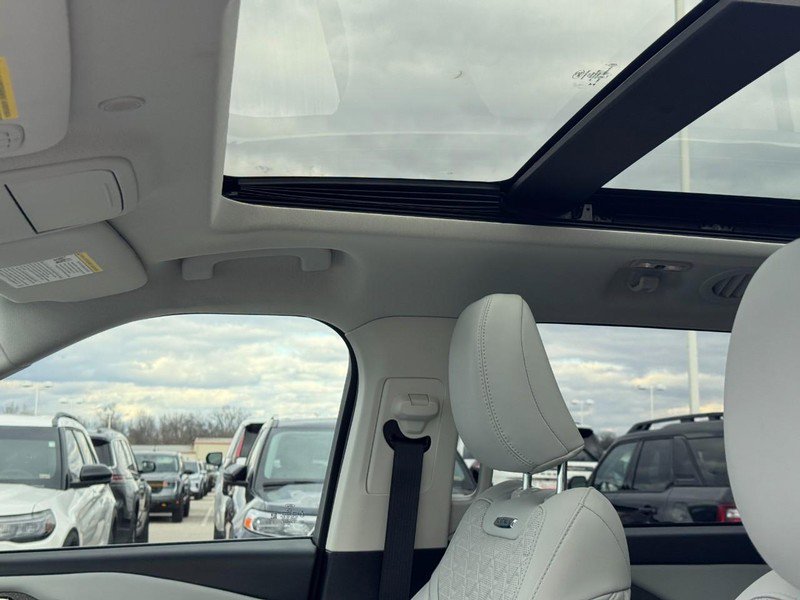 Used 2025 Ford Explorer Platinum w/ Ultimate Package image 26