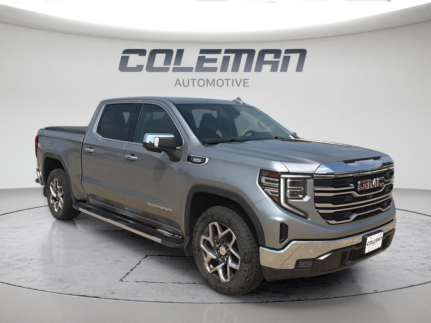 Used 2023 GMC Sierra 1500 SLT w/ SLT Premium Plus Package AWD/4WD image 8