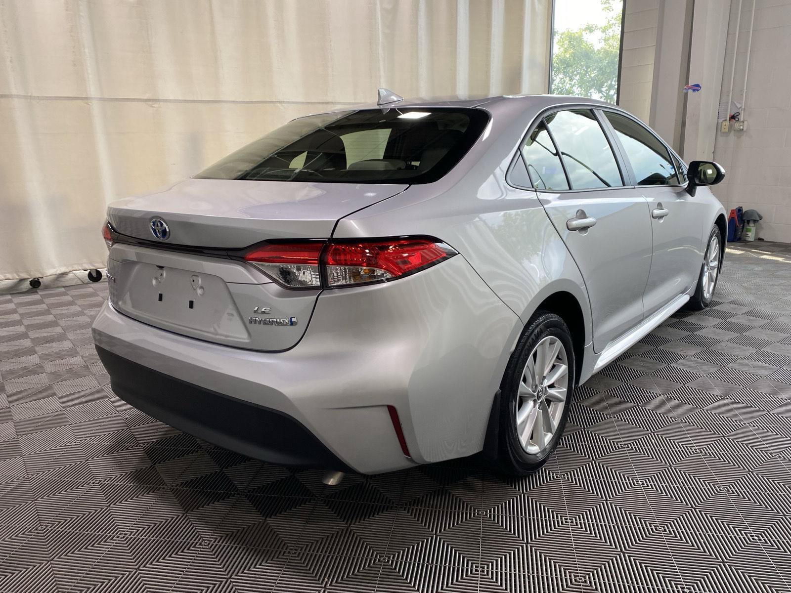 Used 2024 Toyota Corolla LE w/ LE Convenience Package FWD image 7