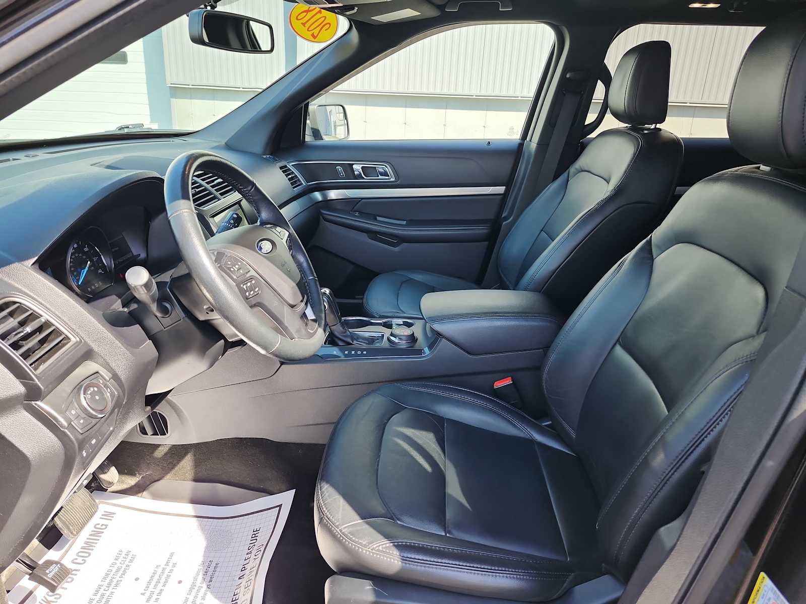 Used 2018 Ford Explorer XLT w/ Equipment Group 202A image 11