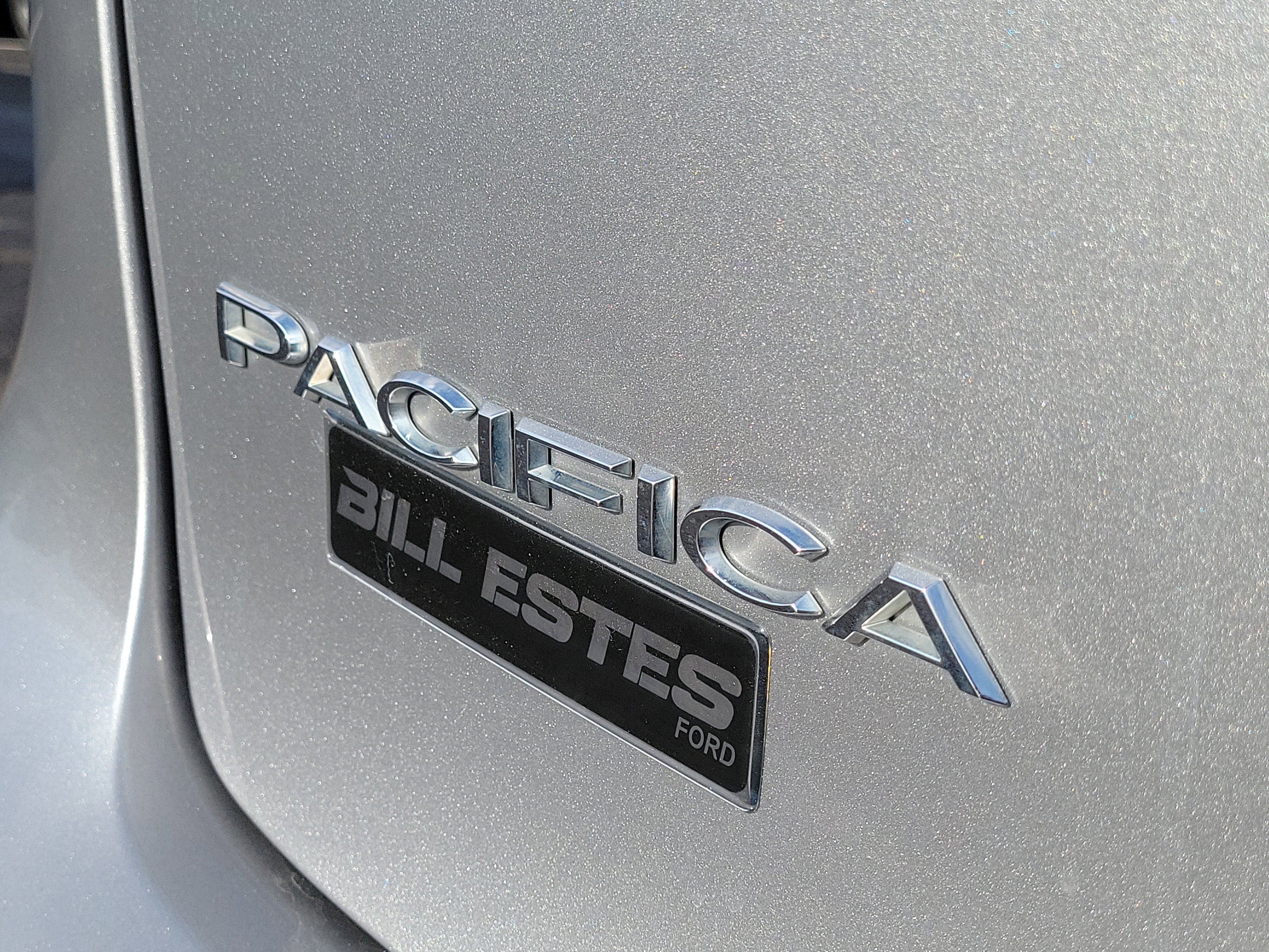 Used 2018 Chrysler Pacifica Touring-L image 6