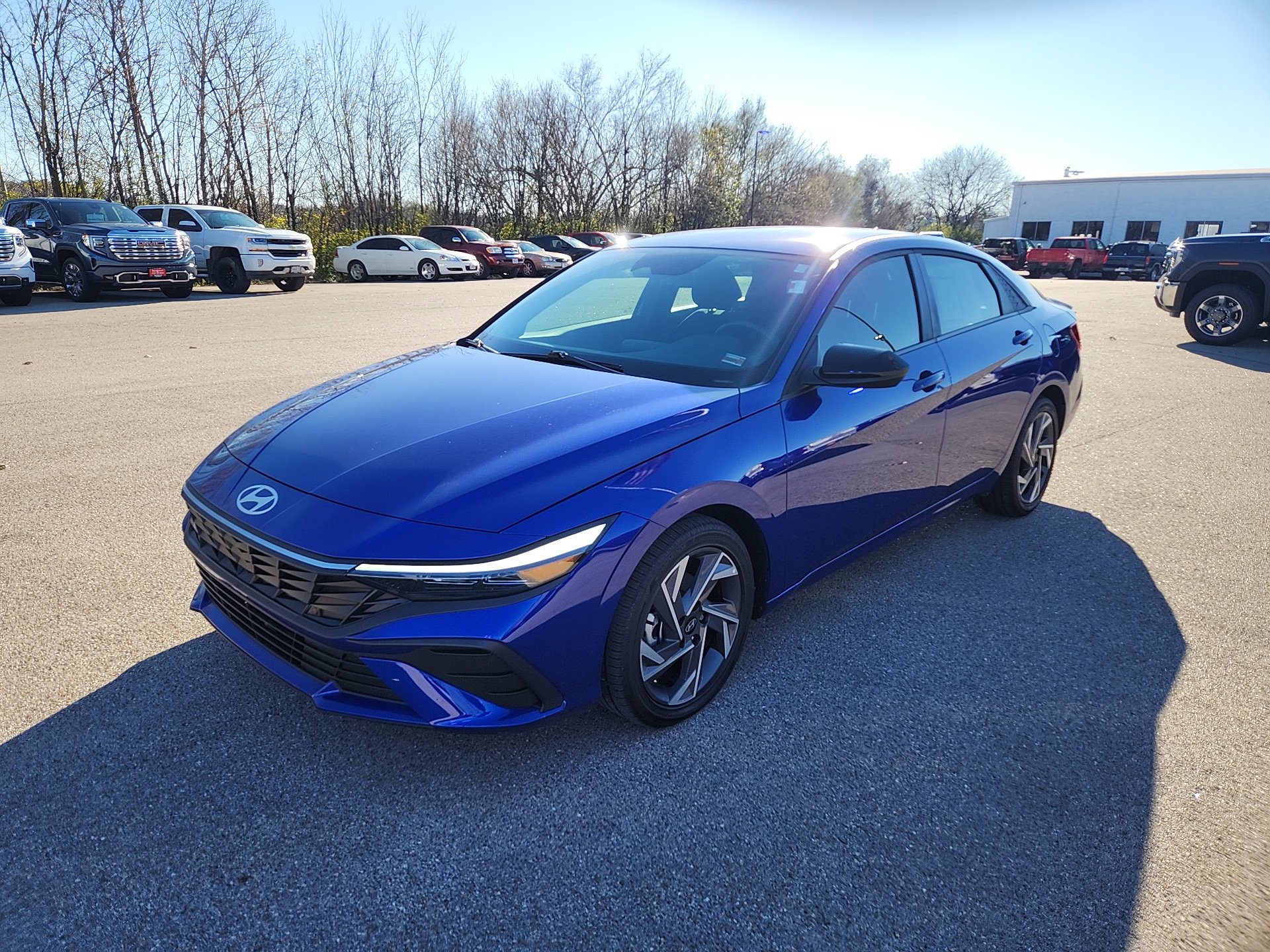 Used 2025 Hyundai Elantra SEL w/ Cargo Package image 4