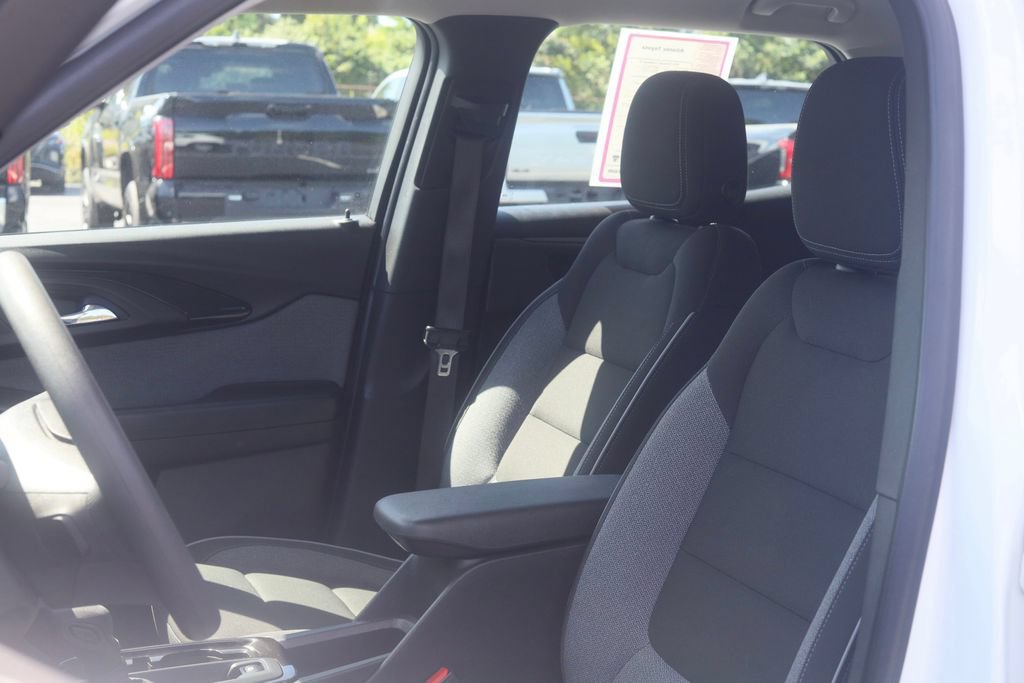 Used 2023 Chevrolet TrailBlazer LS FWD image 19