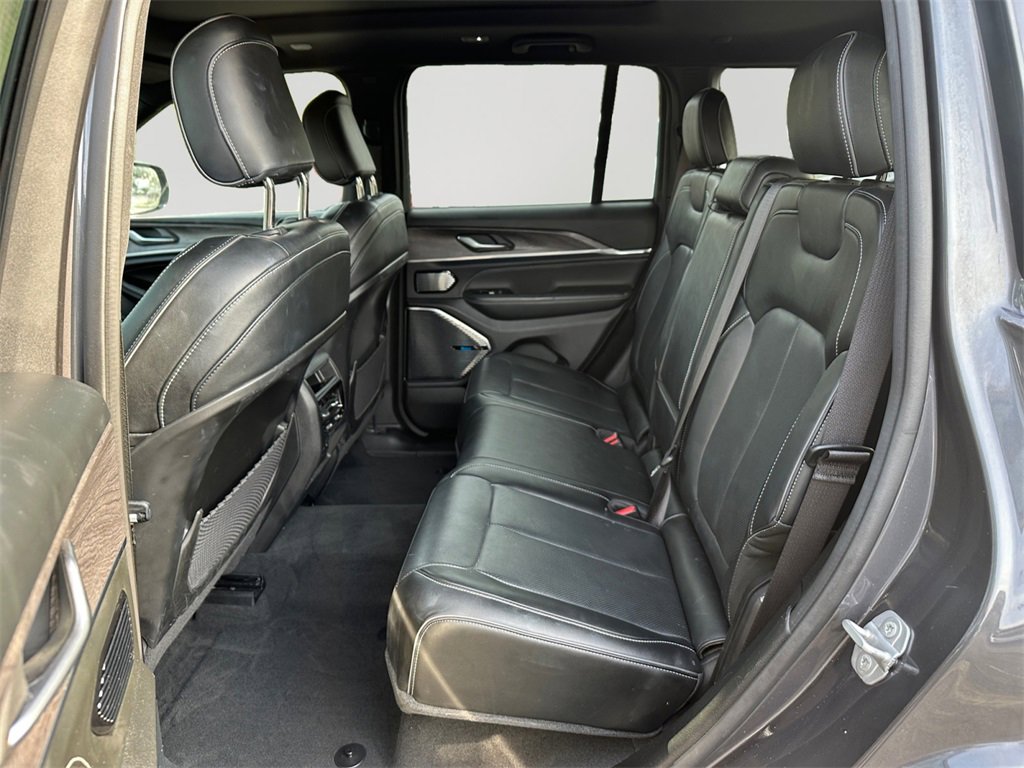 Used 2022 Jeep Grand Cherokee Overland image 15